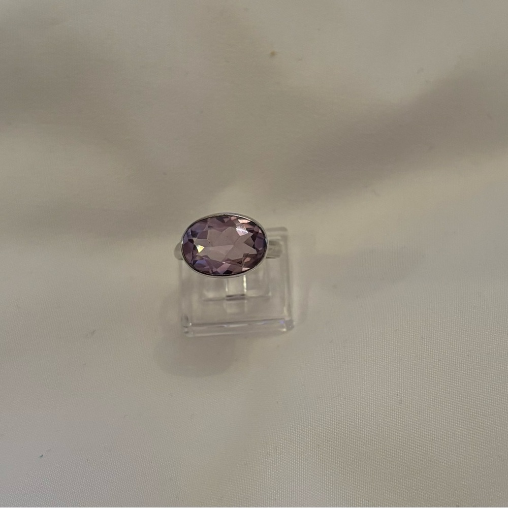 Elegant Purple Gemstone Ring